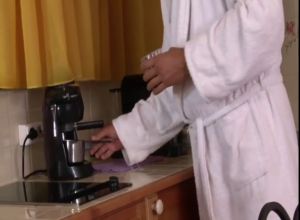 С утреца сисястая жена мужу сделала минет